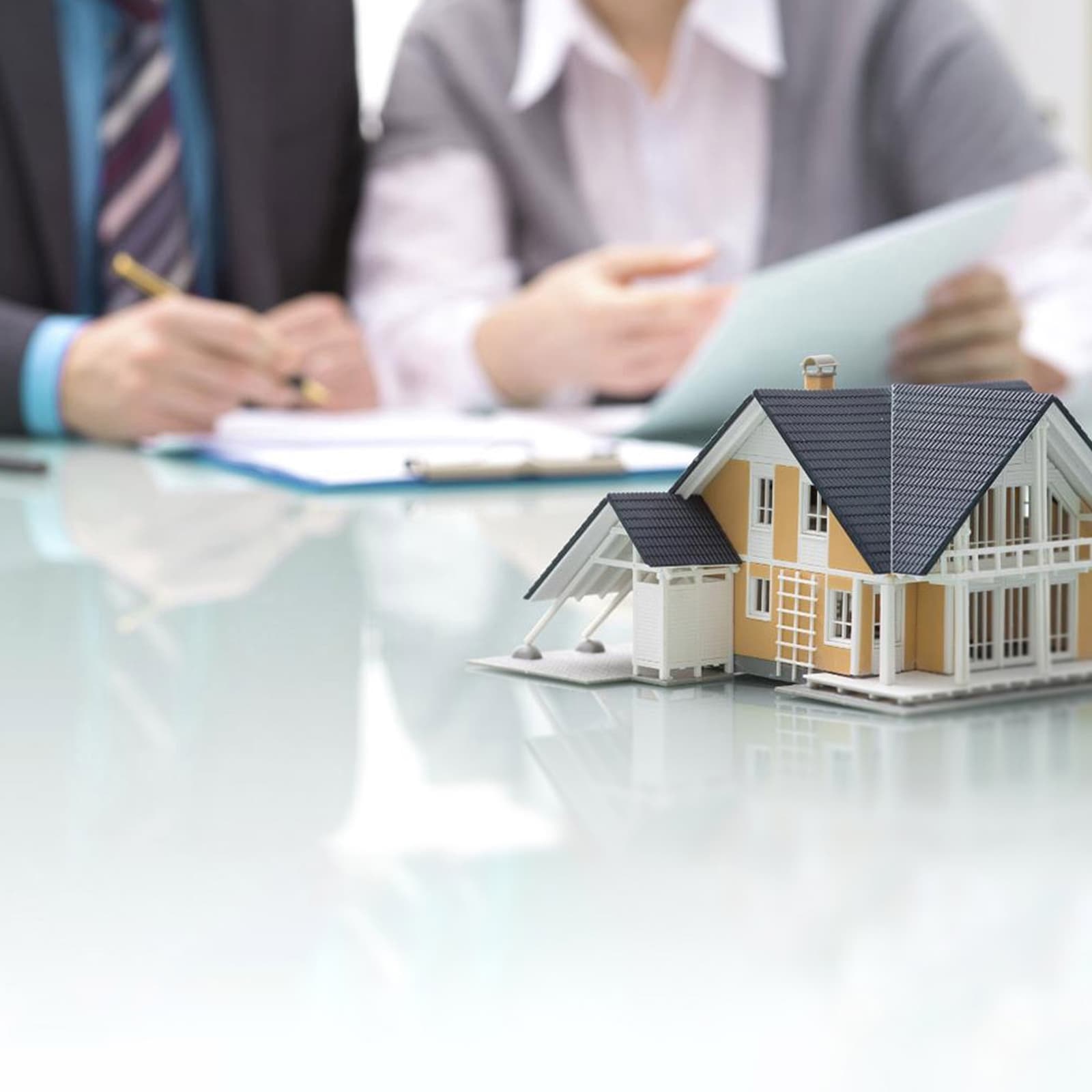 VALUTAZIONI PERIZIE IMMOBILIARI